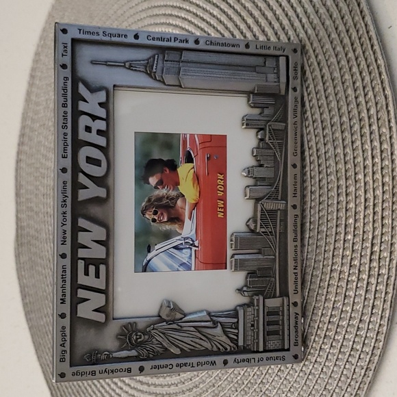 New York Metal Vintage Picture Frame - Picture 1 of 7